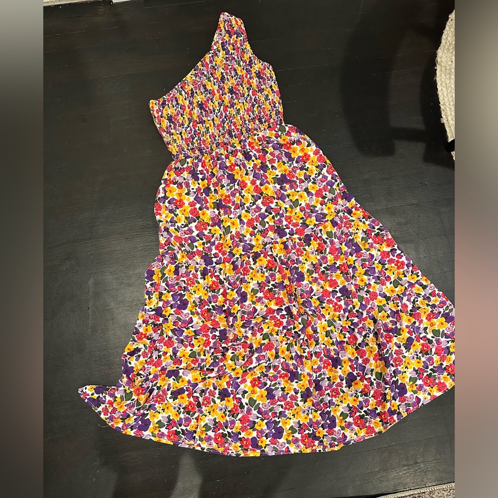 Colorful one shoulder dress!